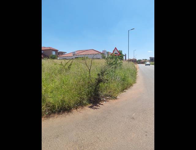 556M² VACANT LAND FOR SALE IN THE ORCHARDS
